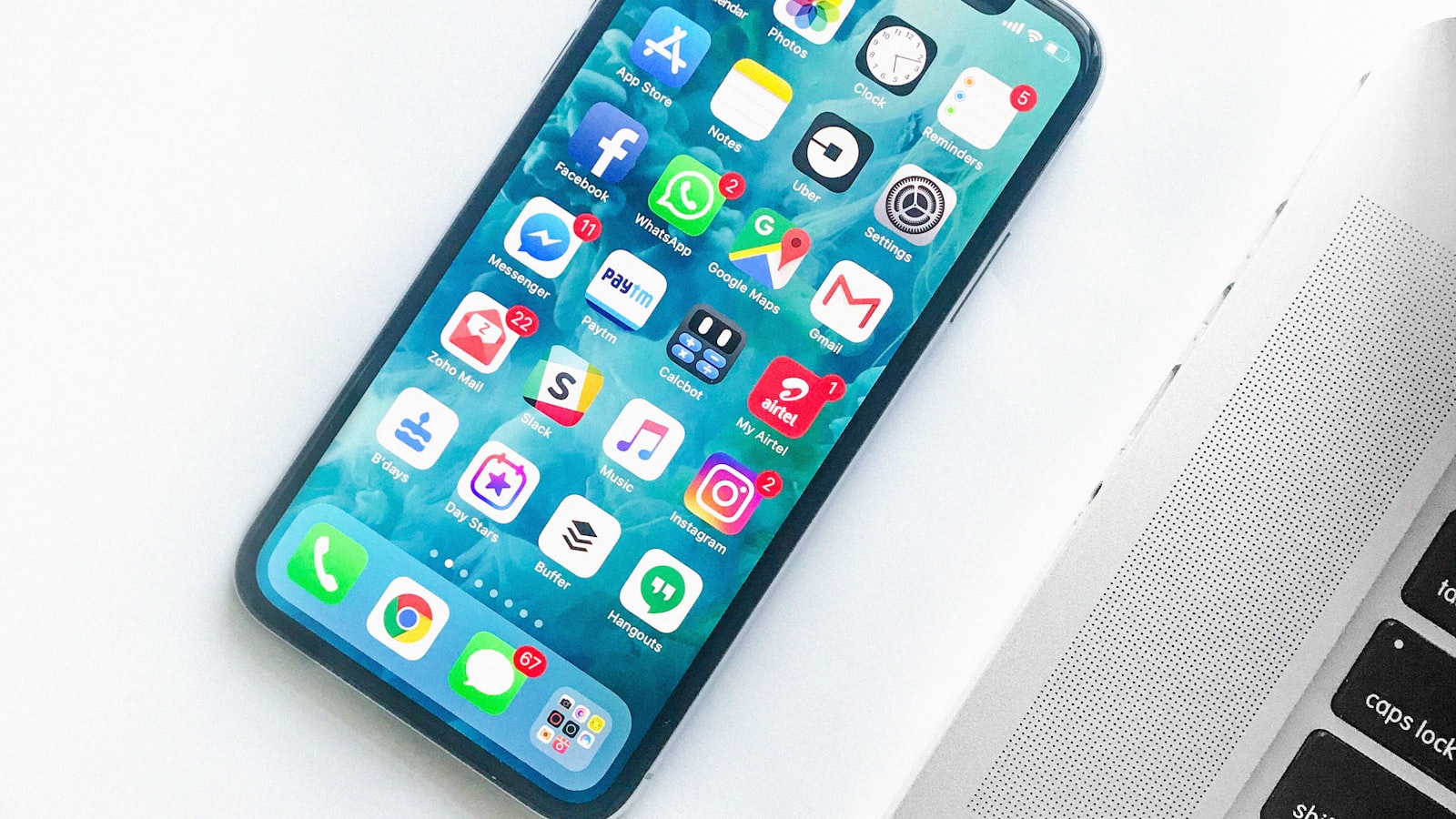IPTV no celular Android e iPhone app e configuração para streaming estável